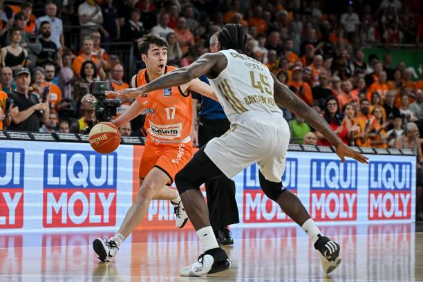 赛的表现来 赛的表现来