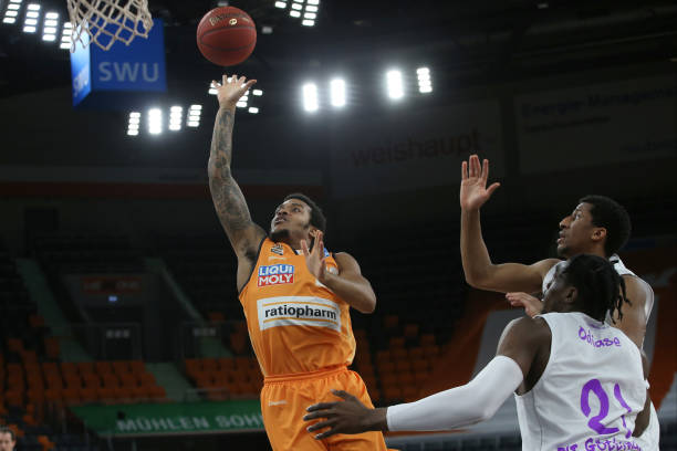 现出了强劲 现出了强劲